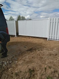 Ворота откатные механические на роликах из профлиста